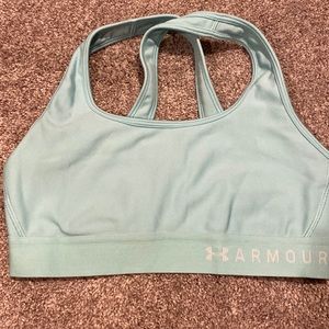 Under Armour sports bra size medium